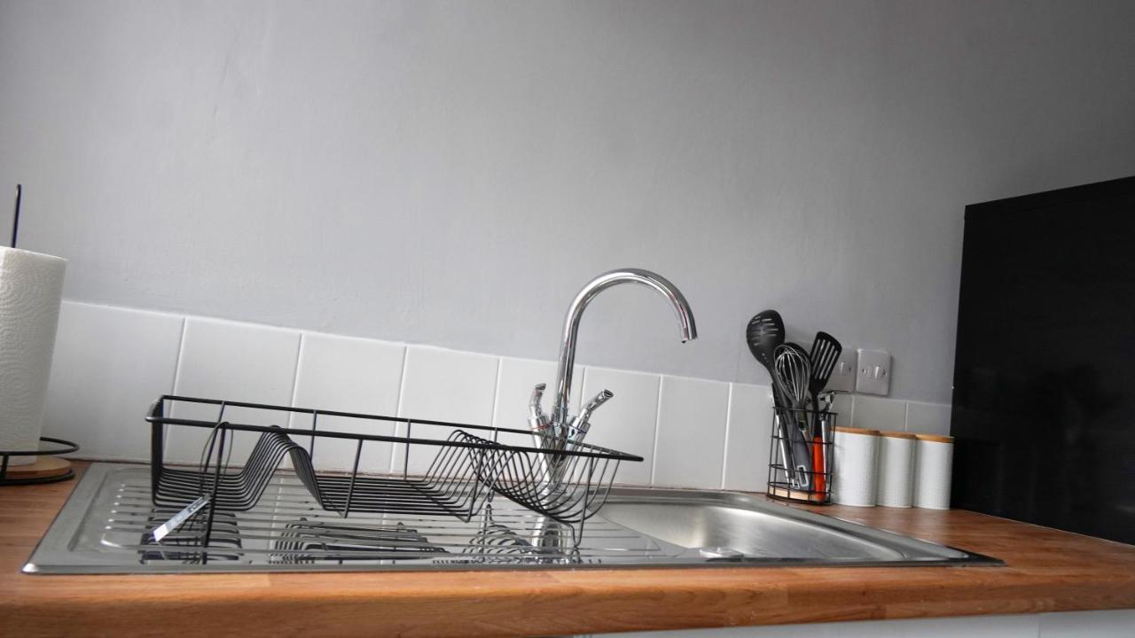 Portobello House - Four Bedroom House Perfect For Contractors - Sleeps 6 - Free Parking Wolverhampton Exterior photo
