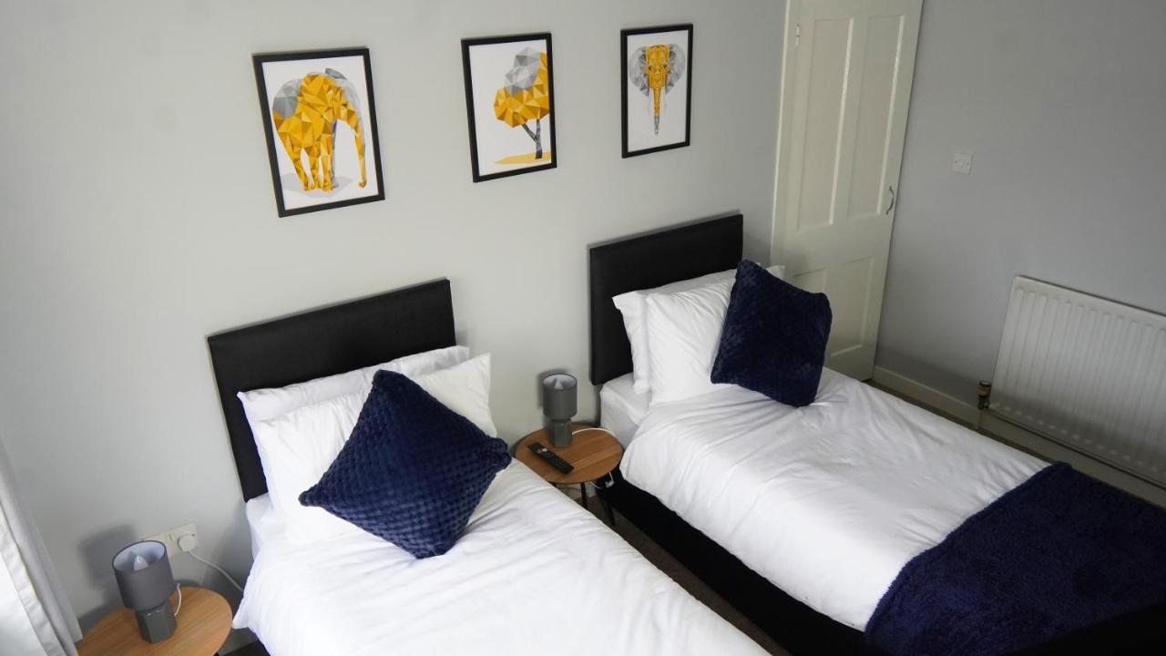 Portobello House - Four Bedroom House Perfect For Contractors - Sleeps 6 - Free Parking Wolverhampton Exterior photo