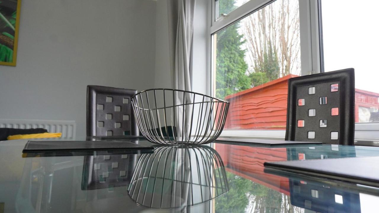 Portobello House - Four Bedroom House Perfect For Contractors - Sleeps 6 - Free Parking Wolverhampton Exterior photo