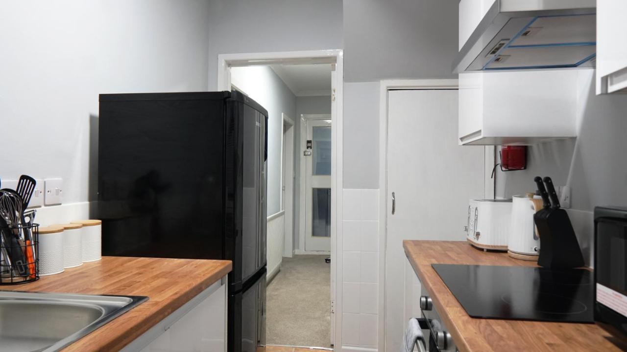 Portobello House - Four Bedroom House Perfect For Contractors - Sleeps 6 - Free Parking Wolverhampton Exterior photo